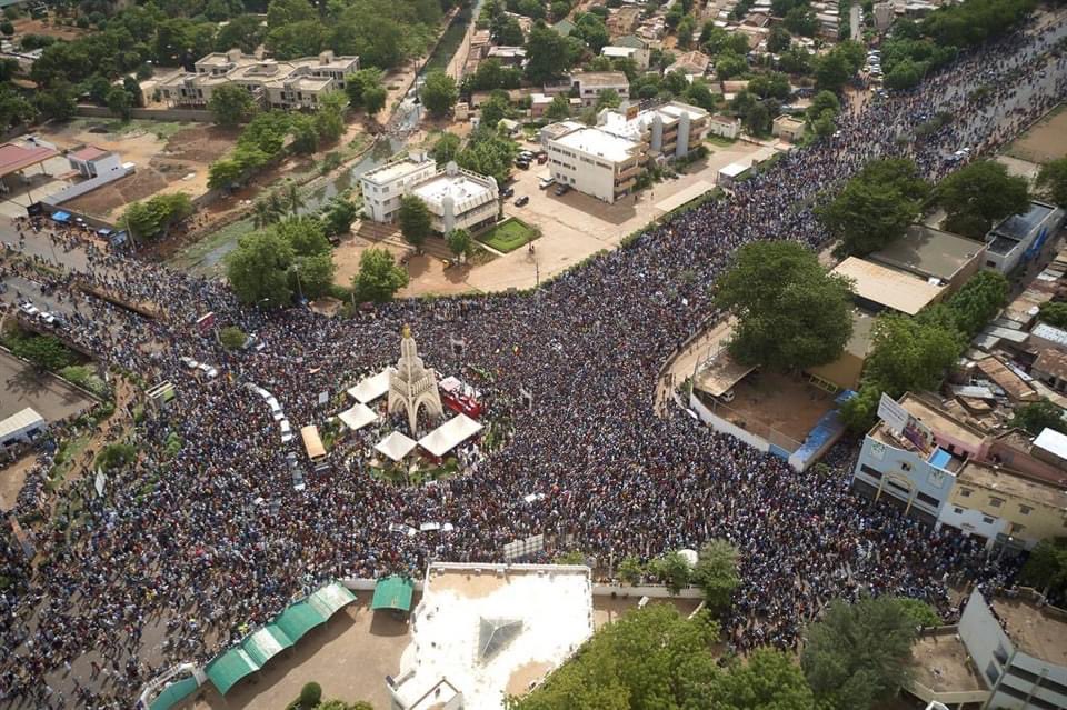 Mali: Stora protester mot fransk imperialism