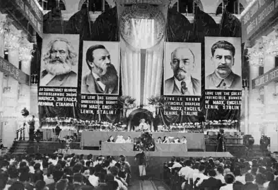 Komintern: Krigsfaran och kommunisternas uppgifter